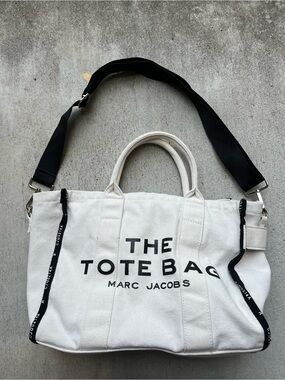 Marc Jacobs The Tote Bag - Beige Canvas Tote Medium